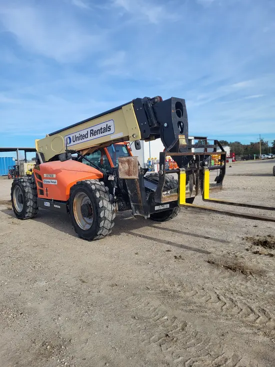 2017 JLG 1055 Forklift