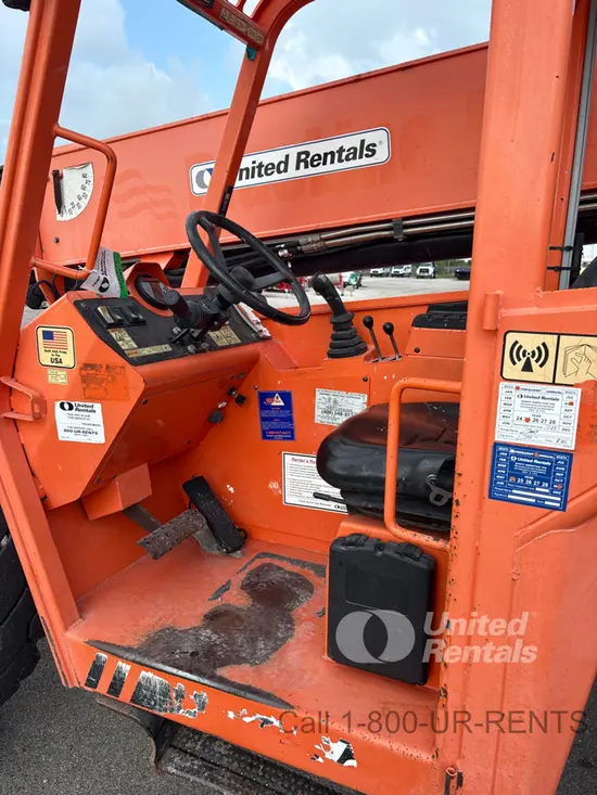 2018 SKYTRAK 8042 Forklift