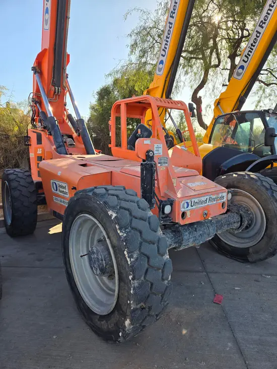 2017 SKYTRAK 8042 Forklift