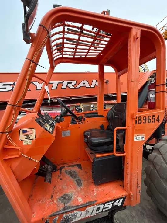 2017 SKYTRAK 10054 Forklift