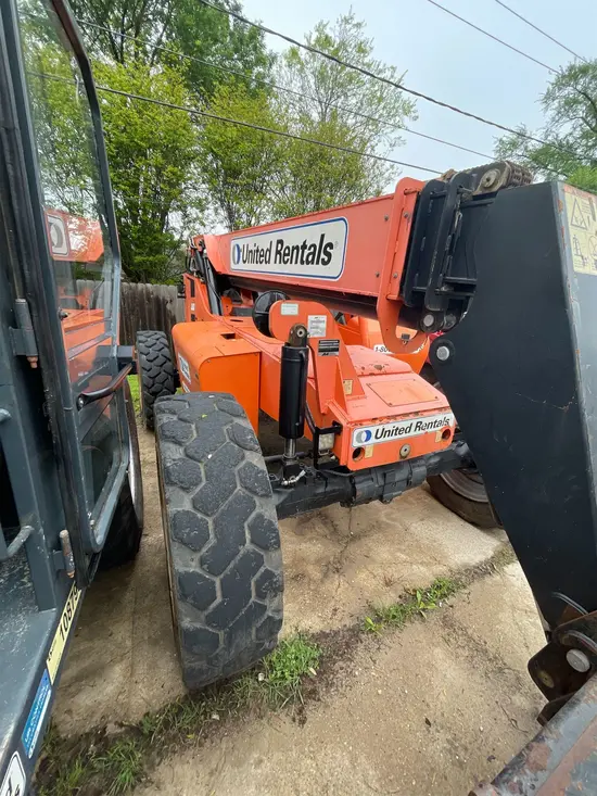 2016 SKYTRAK 8042 Forklift