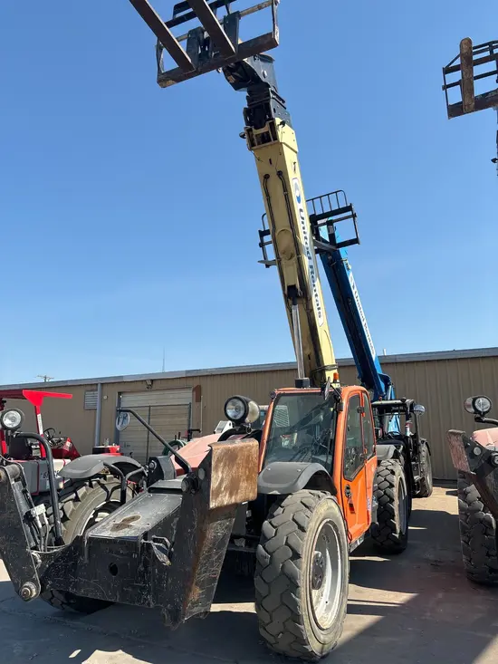 2015 JLG 1055 Forklift