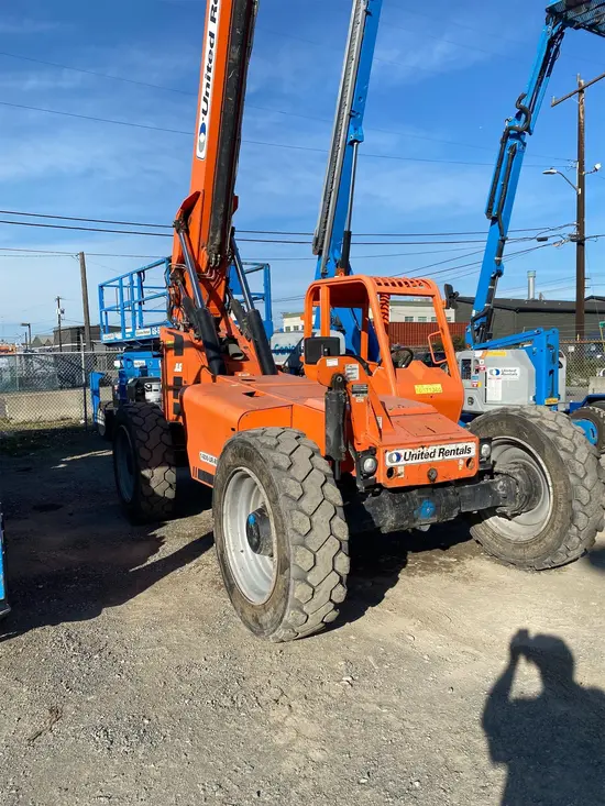 2017 SKYTRAK 8042 Forklift