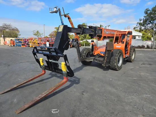 2017 SKYTRAK 10054 Forklift