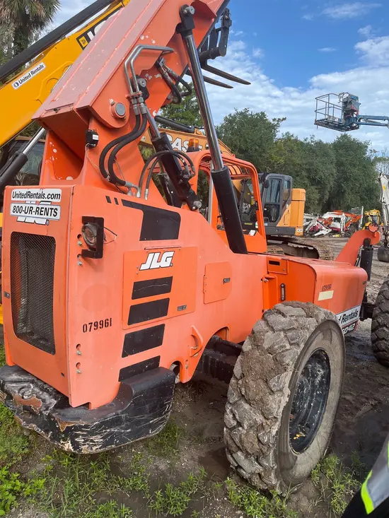 2017 SKYTRAK 6042 Forklift