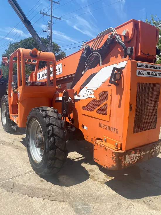 2014 SKYTRAK 8042 Forklift