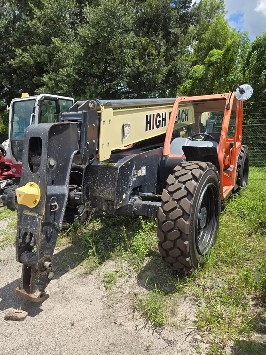 2017 JLG 642 Forklift