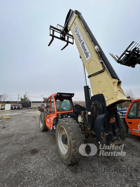 2016 JLG 1055 Forklift