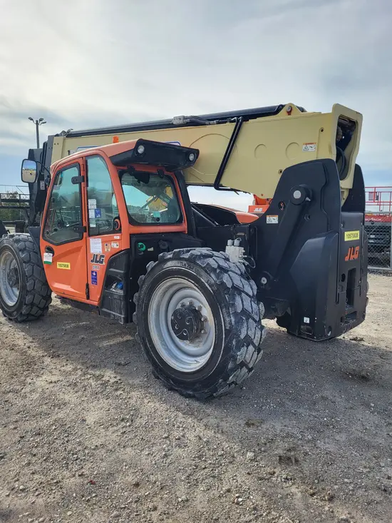 2017 JLG 1055 Forklift