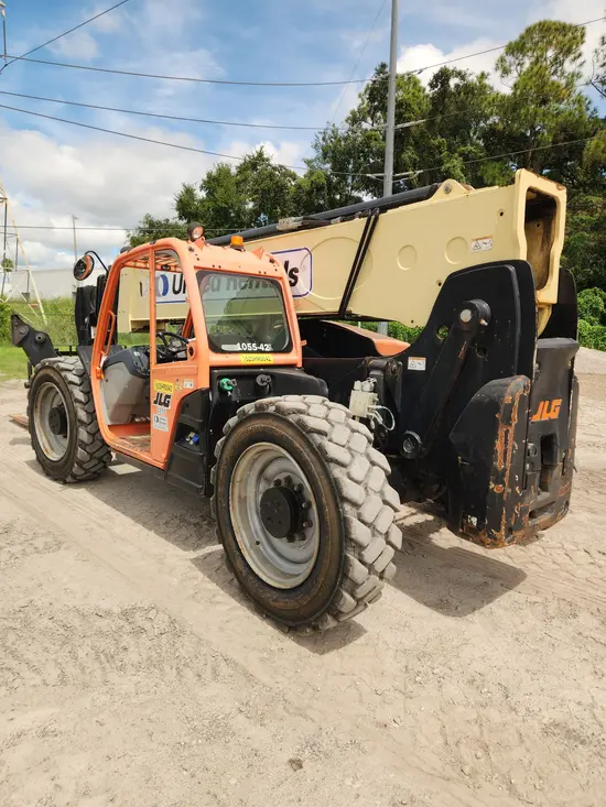 2016 JLG 1055 Forklift