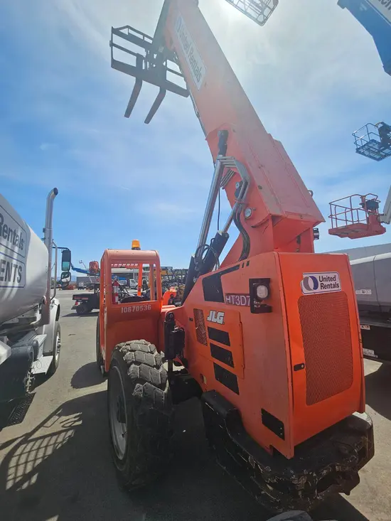 2017 SKYTRAK 8042 Forklift
