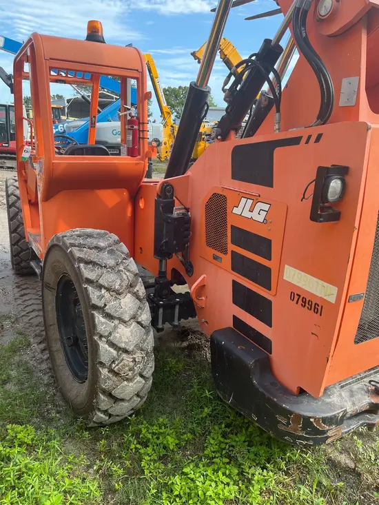 2017 SKYTRAK 6042 Forklift