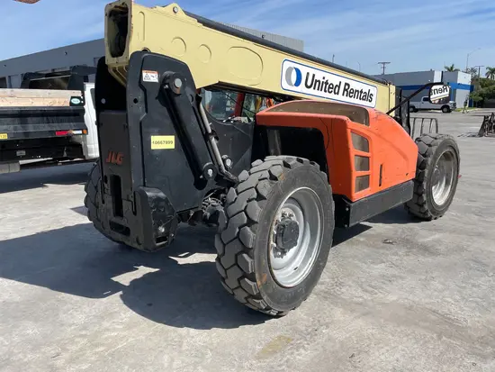 2017 JLG 742 Forklift
