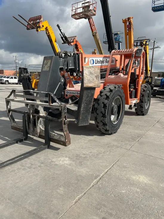2017 SKYTRAK 10054 Forklift