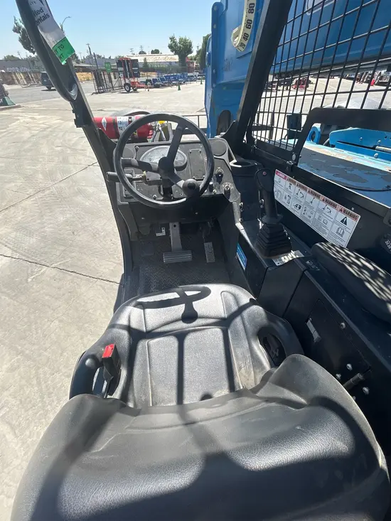 2015 Genie GTH-844 Forklift