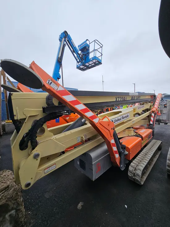 2017 JLG X770AJ Atrium Lift