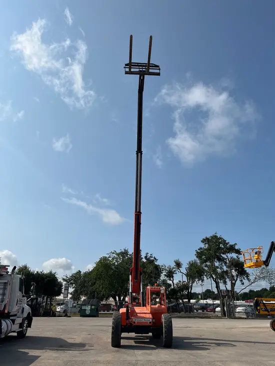 2016 SKYTRAK 8042 Forklift