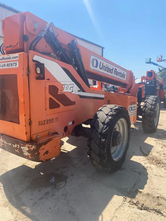 2014 SKYTRAK 8042 Forklift