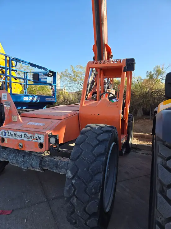 2017 SKYTRAK 8042 Forklift