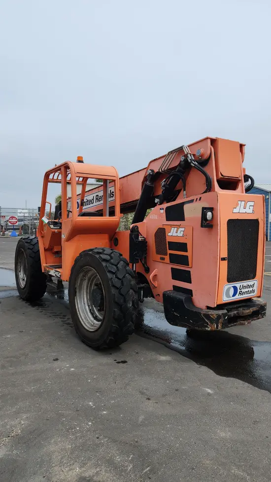 2017 SKYTRAK 6042 Forklift