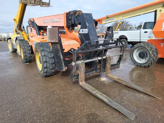 2017 SKYTRAK 10054 Forklift