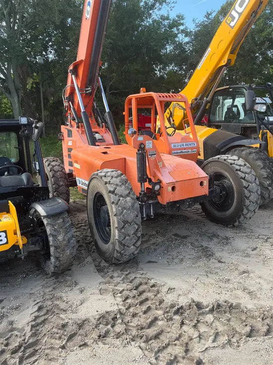 2017 SKYTRAK 6042 Forklift