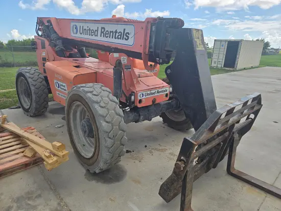 2016 SKYTRAK 8042 Forklift