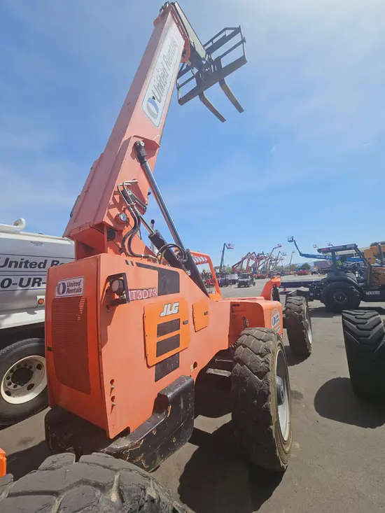 2017 SKYTRAK 8042 Forklift