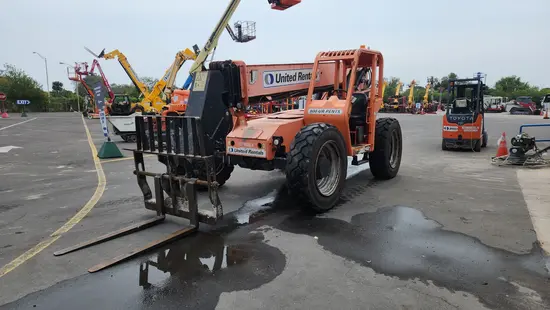 2017 SKYTRAK 6042 Forklift